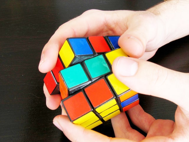 cómo jugar cubo rubik