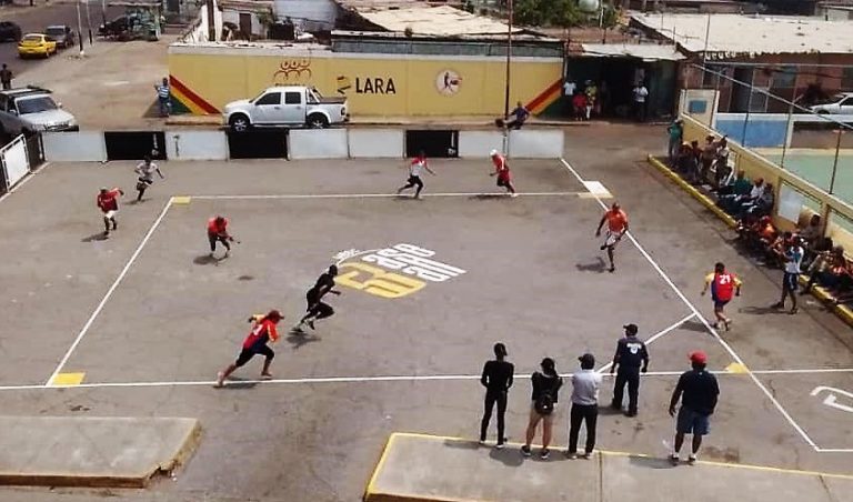 Superficie de cancha de Pelotica de Goma